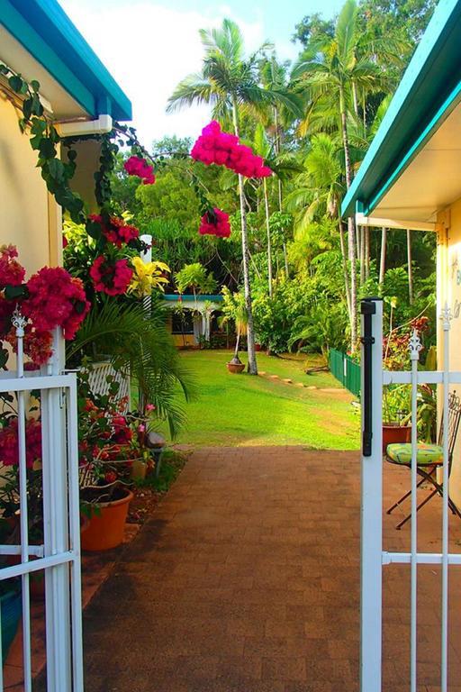 Villa Marine Holiday Apartments Cairns Yorkeys Knob Dış mekan fotoğraf